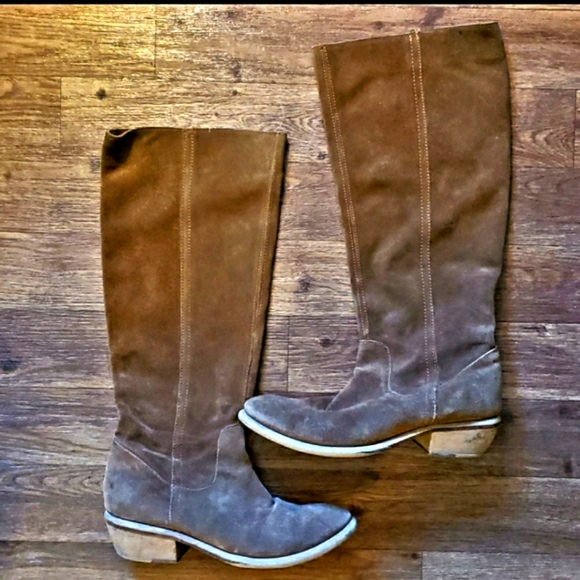 Vero Cuoio Shoes - Distressed Suede Pull On Boots